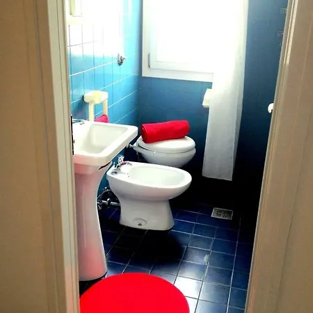 Venice 2 Bedrooms Apartment *